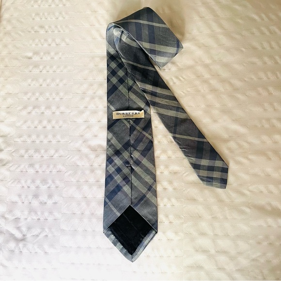 Burberry Men’s Check Tie - Picture 2 of 2